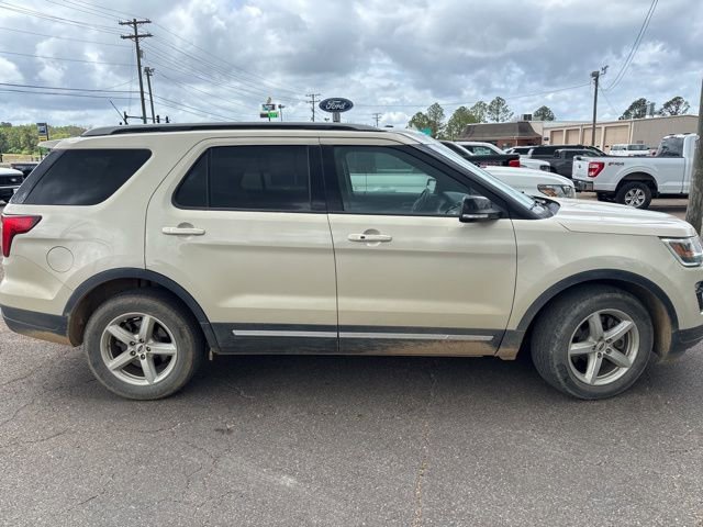 Certified 2018 Ford Explorer XLT w/ Equipment Group 201A image 4
