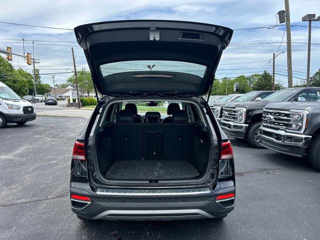 Used 2022 Volkswagen Taos SE w/ Panoramic Sunroof Package AWD/4WD image 15