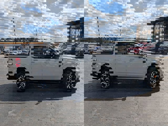 Certified 2024 Ford Maverick Lariat image 6