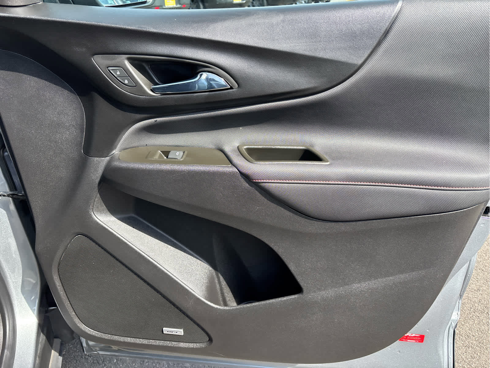 Used 2023 Chevrolet Equinox RS w/ RS Leather Package image 30