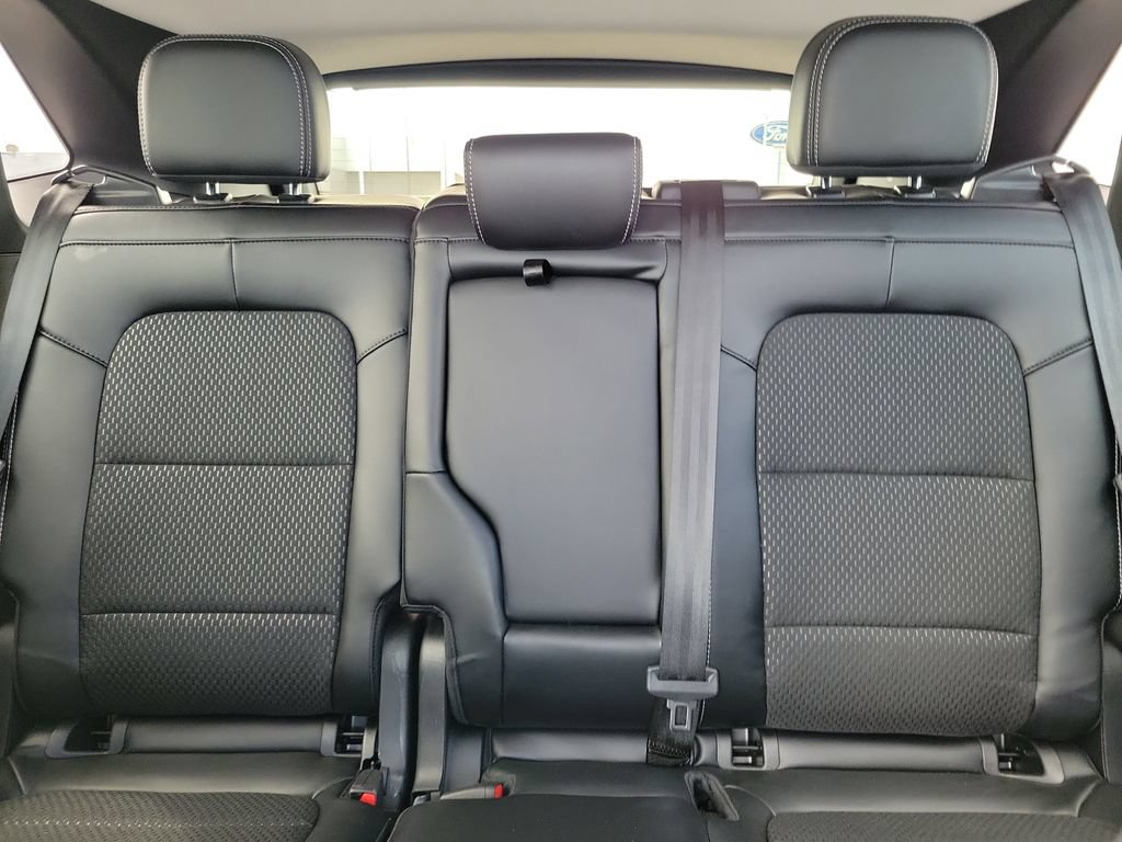 Certified 2025 Ford Escape SE FWD image 17