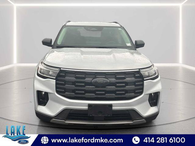 Certified 2025 Ford Explorer Active w/ Active Comfort Package AWD/4WD image 2