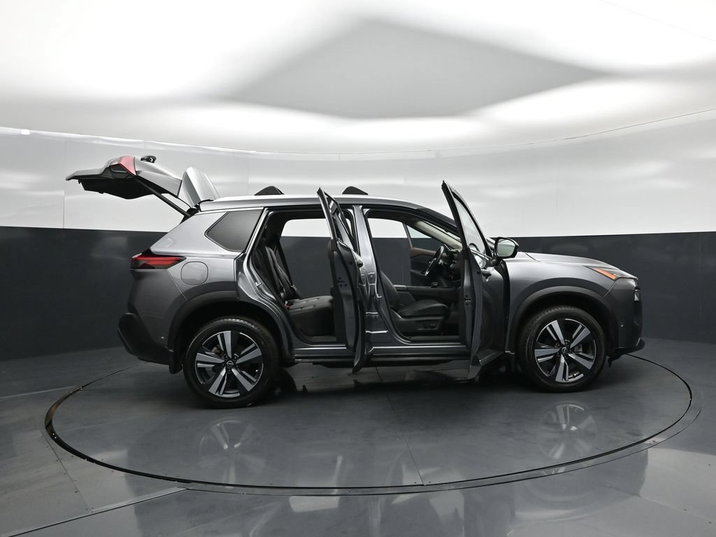 Used 2023 Nissan Rogue SL w/ SL Premium Package FWD image 5