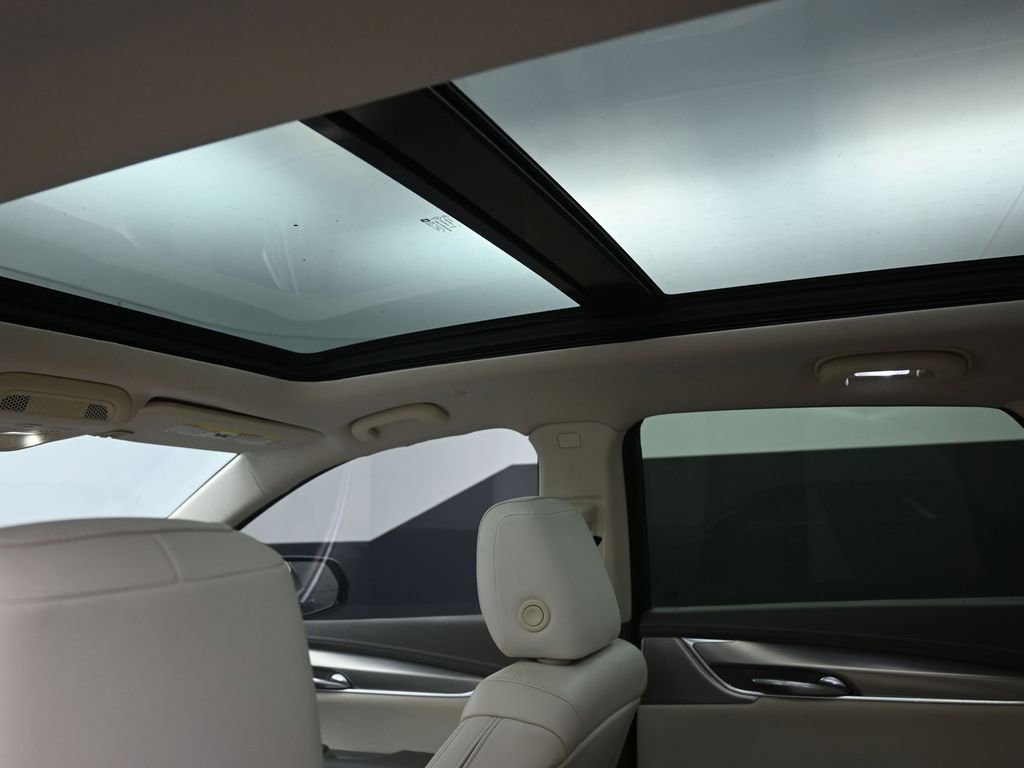 Used 2023 Cadillac XT5 Premium Luxury w/ LPO, Floor Liner Package image 25