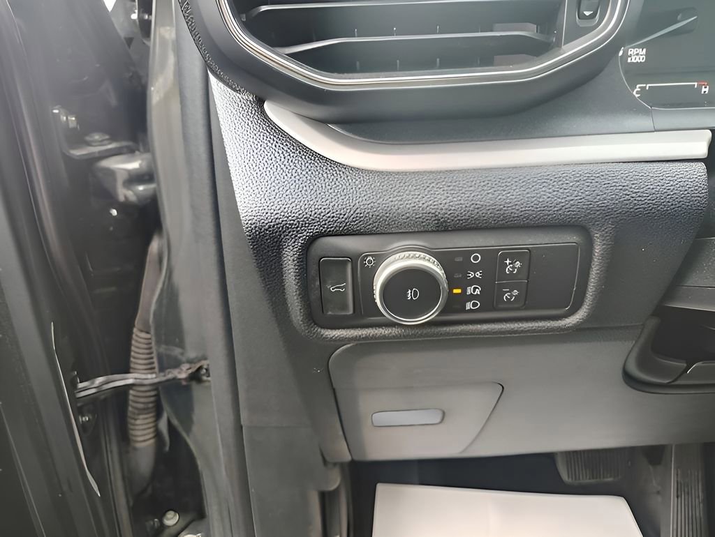 Certified 2022 Ford Explorer XLT w/ Equipment Group 202A image 12