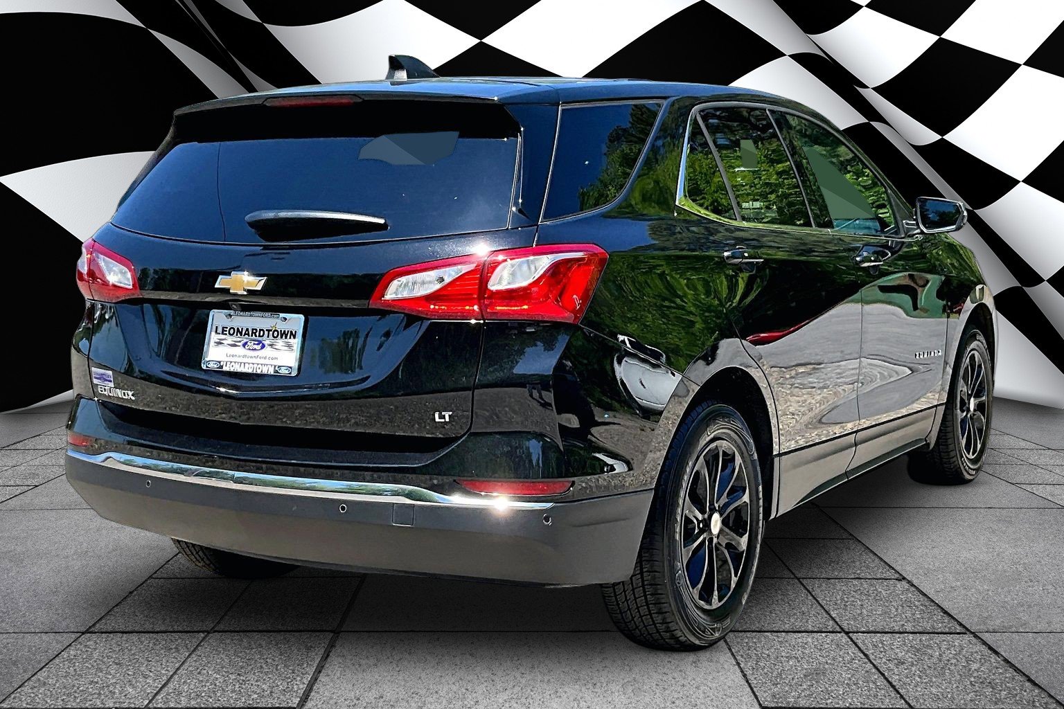 Used 2019 Chevrolet Equinox LT FWD image 2