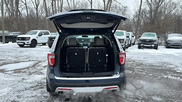 Certified 2017 Ford Explorer Platinum image 31