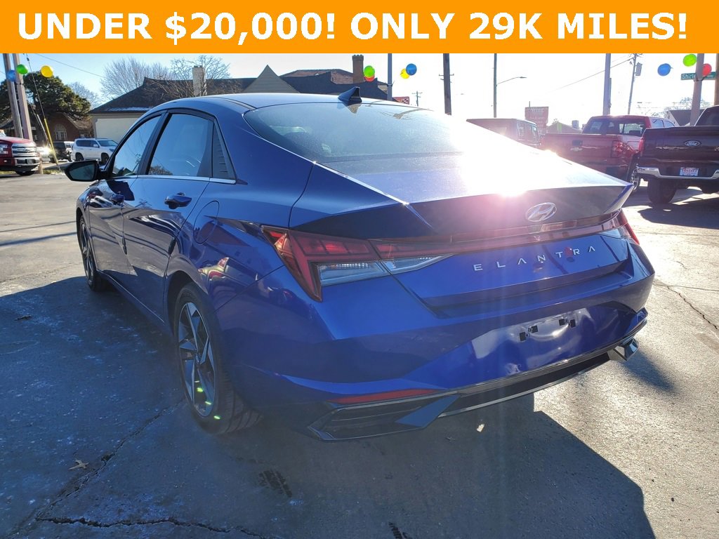 Used 2022 Hyundai Elantra SEL w/ Convenience + Premium Package image 3