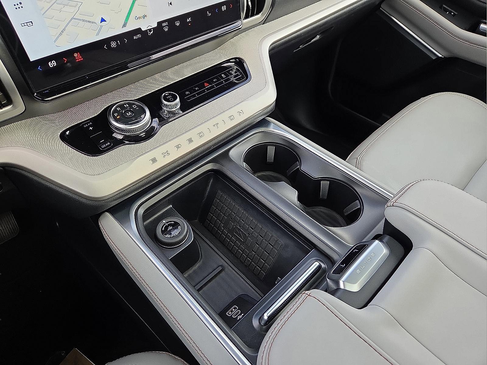 Certified 2025 Ford Expedition Active image 25