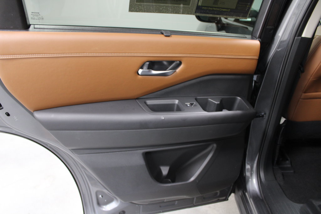 Used 2023 Nissan Pathfinder Platinum AWD/4WD image 20