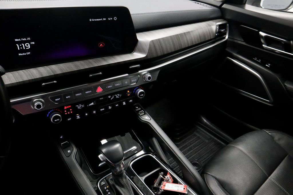 Used 2023 Kia Telluride EX w/ EX Captain's Chair Package image 32