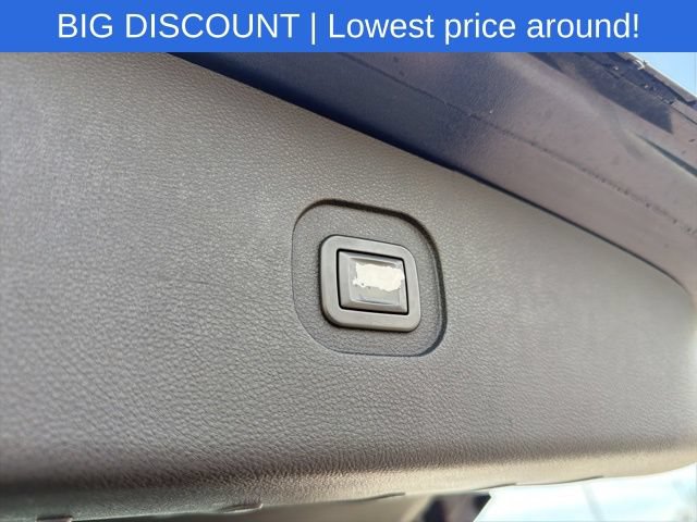 Used 2017 Chevrolet Equinox Premier w/ Enhanced Convenience Package FWD image 12