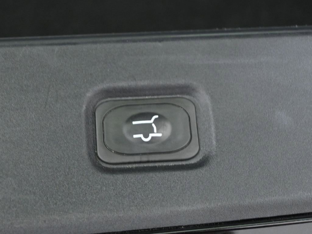 Certified 2025 Ford Expedition Max Platinum image 32