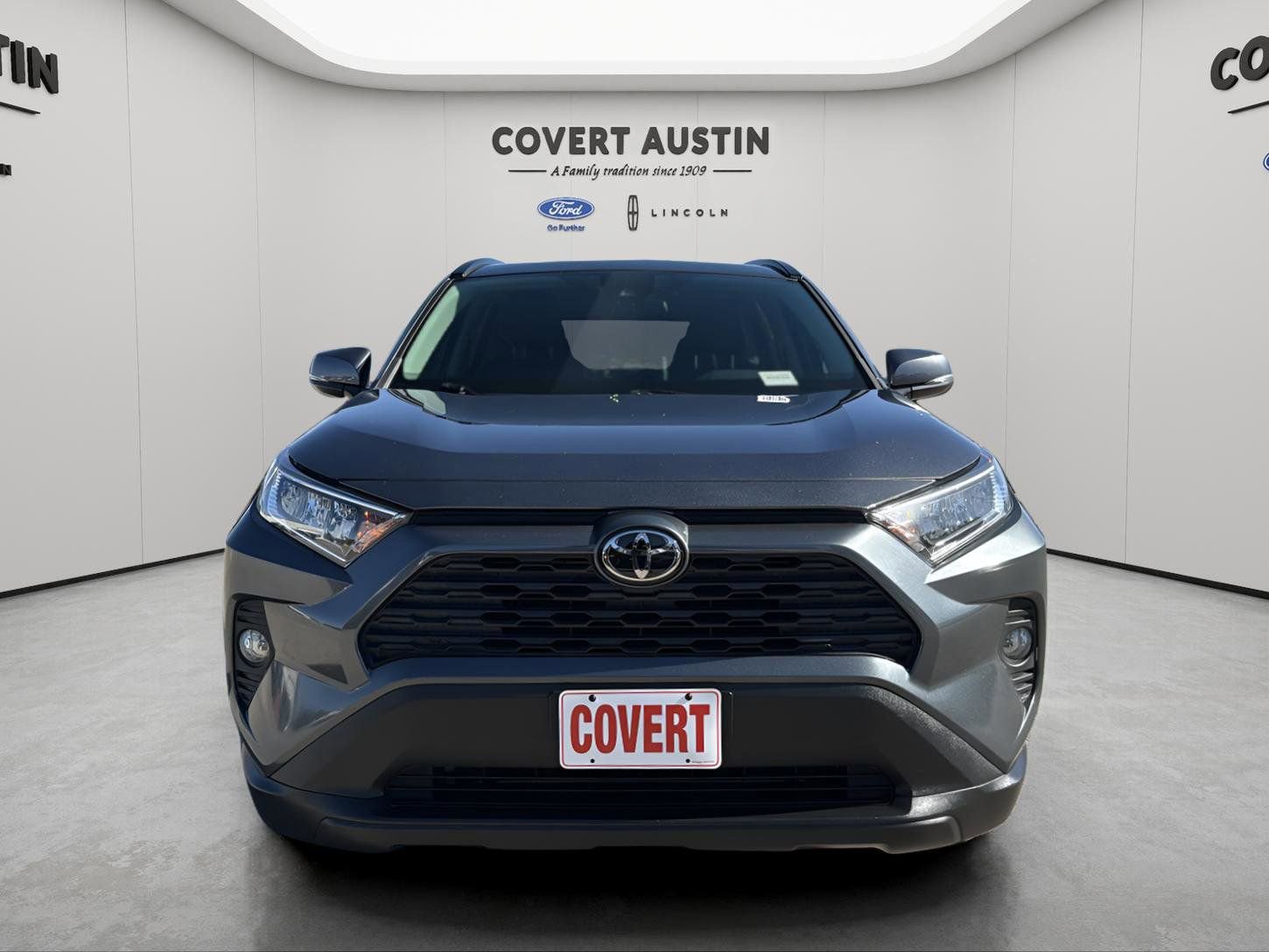 Used 2021 Toyota RAV4 XLE Premium image 8