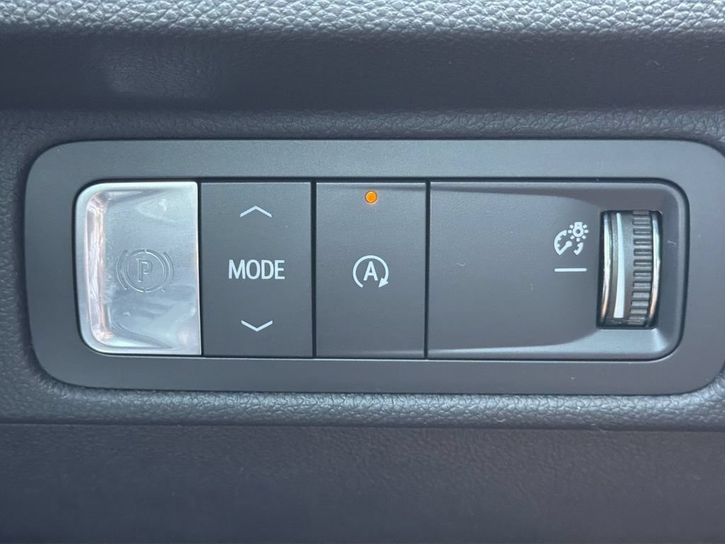 Used 2026 Chevrolet Traverse LT FWD image 20