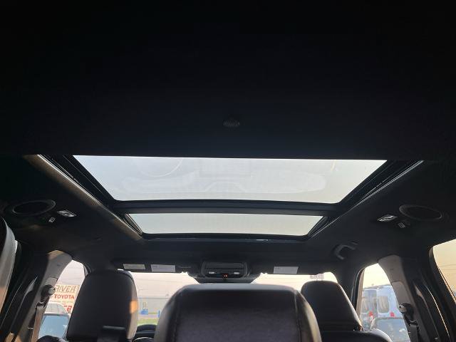 Certified 2025 Ford Explorer Platinum AWD/4WD image 10