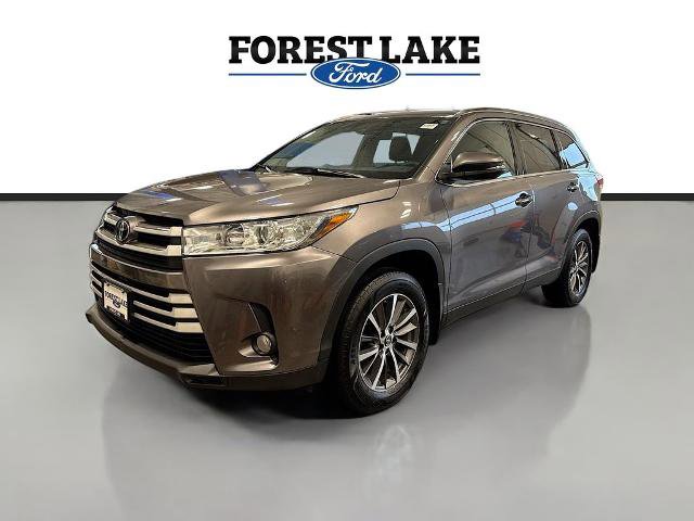 Used 2019 Toyota Highlander XLE AWD/4WD image 3