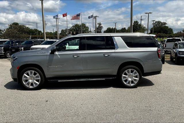 Used 2023 Chevrolet Suburban High Country RWD image 8
