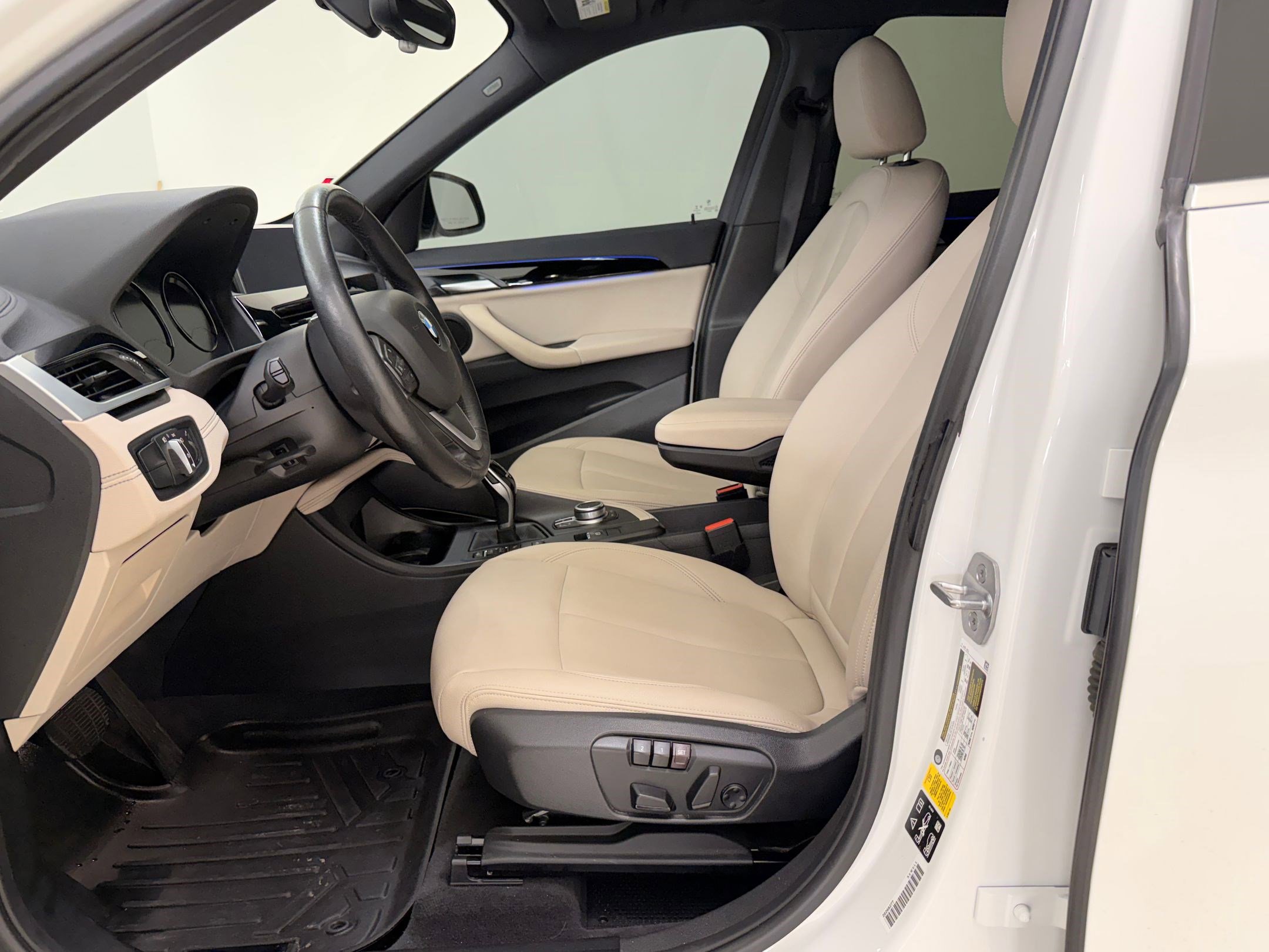 Used 2021 BMW X1 xDrive28i w/ Premium Package AWD/4WD image 5