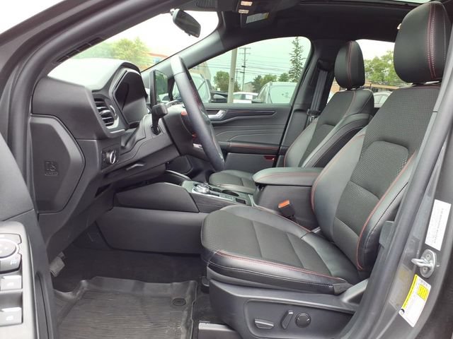 Certified 2025 Ford Escape ST-Line w/ Tech Pack #1 AWD/4WD image 18