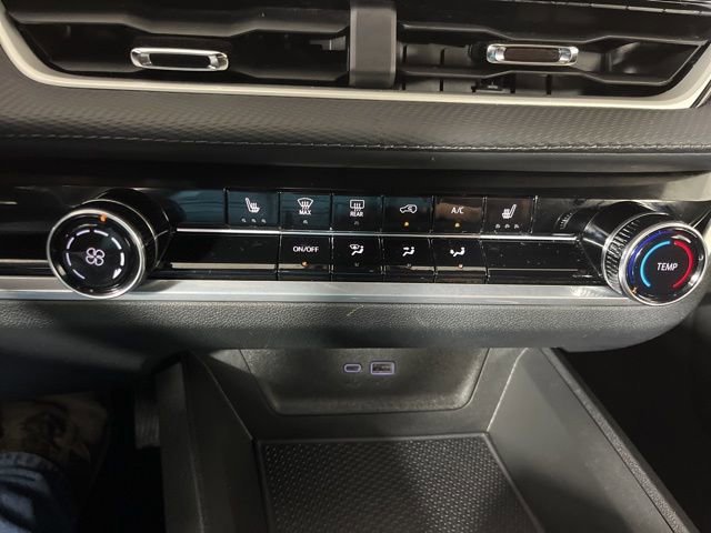 Used 2026 Chevrolet Equinox LT AWD/4WD image 26