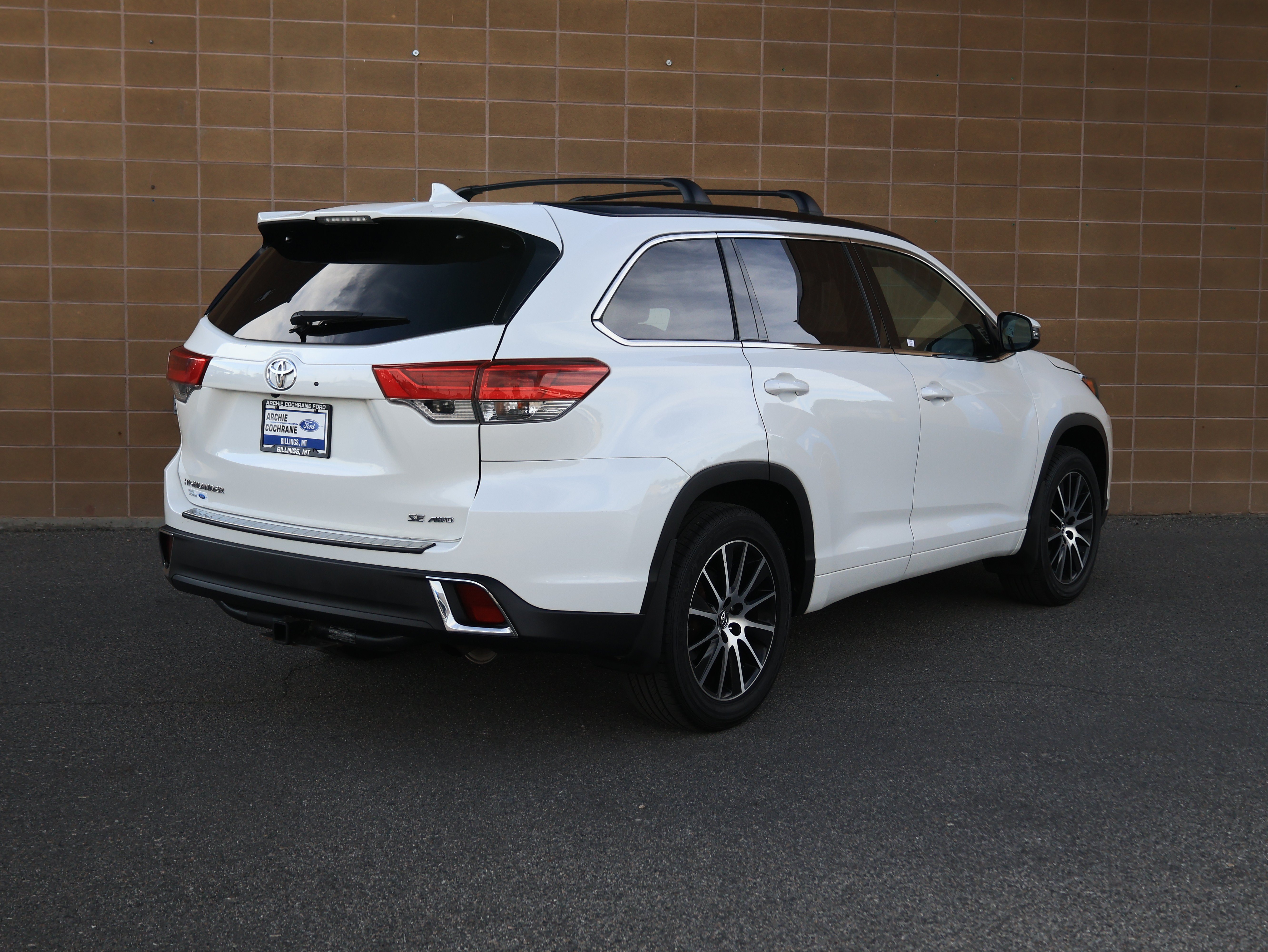 Used 2018 Toyota Highlander SE AWD/4WD image 5