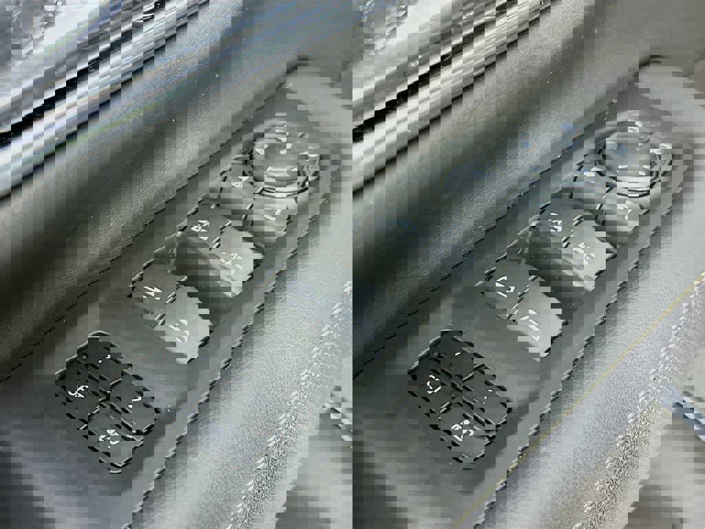 Used 2021 GMC Yukon AT4 image 29