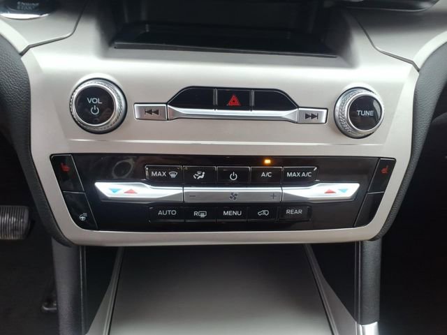 Certified 2022 Ford Explorer XLT w/ Equipment Group 202A image 22