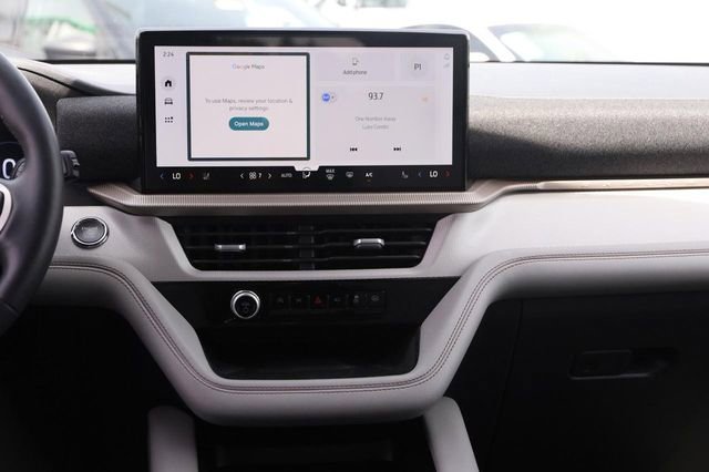 Certified 2025 Ford Explorer Active w/ Active Comfort Package AWD/4WD image 29
