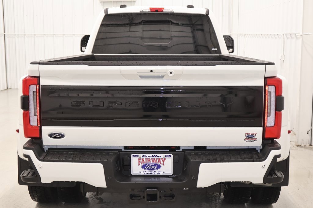 Certified 2025 Ford F450 Platinum w/ FX4 Off-Road Package image 5