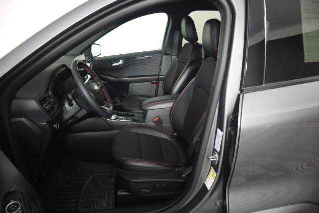 Certified 2024 Ford Escape ST-Line w/ Tech Pack #1 AWD/4WD image 33