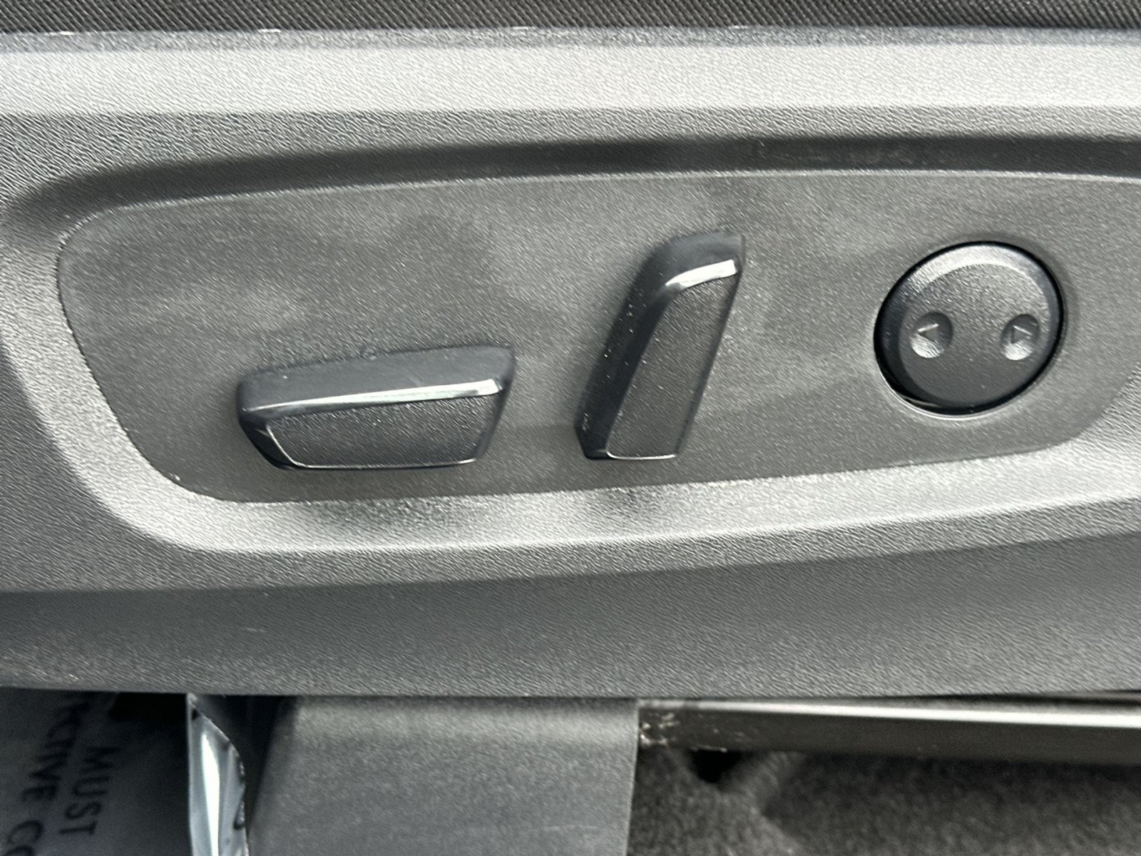 Used 2025 Nissan Pathfinder SV AWD/4WD image 15