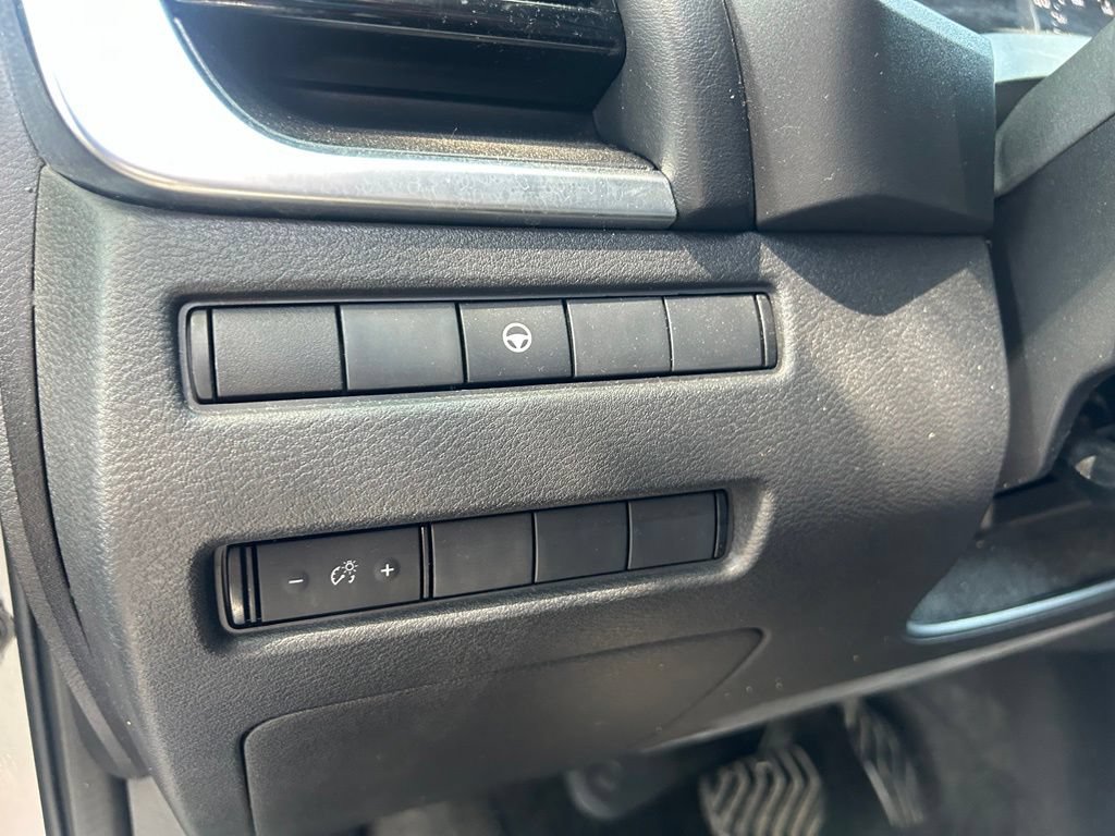 Used 2022 Nissan Rogue SV FWD image 17