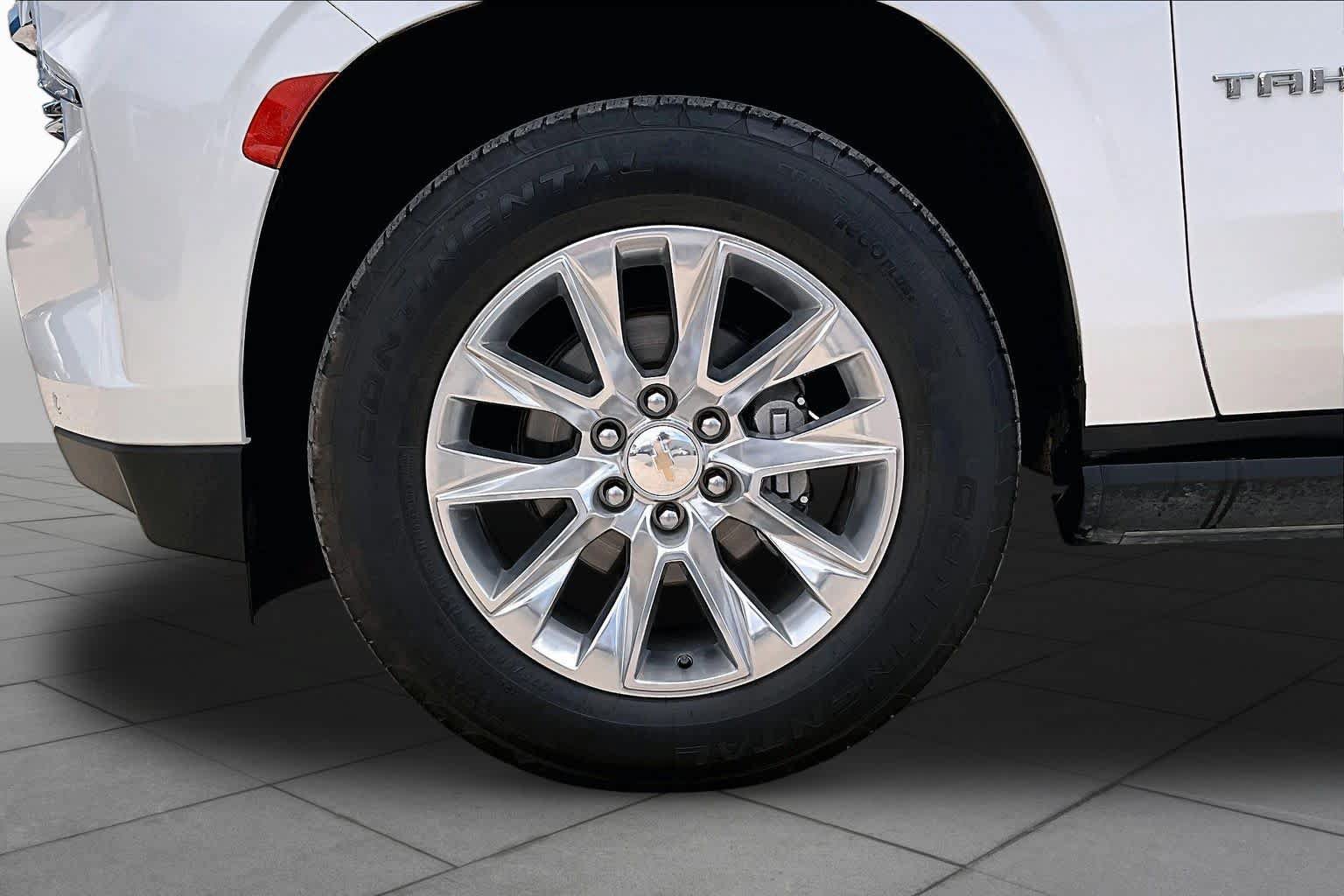 Used 2024 Chevrolet Tahoe Premier AWD/4WD image 10