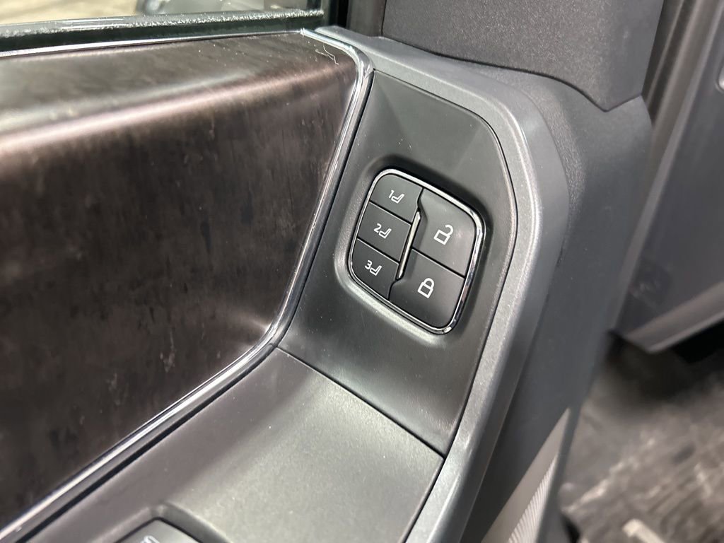 Certified 2022 Ford F150 Lariat w/ Equipment Group 502A High image 16