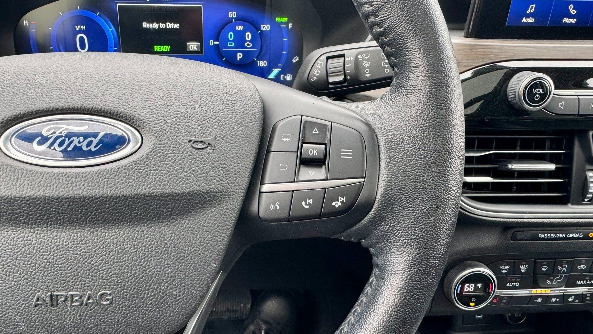 Certified 2020 Ford Escape Titanium w/ Titanium Premium Package 2.0 image 34