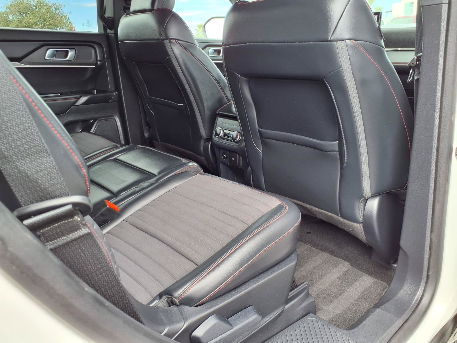 Certified 2025 Ford Explorer ST-Line w/ ST-Line Street Pack AWD/4WD image 14