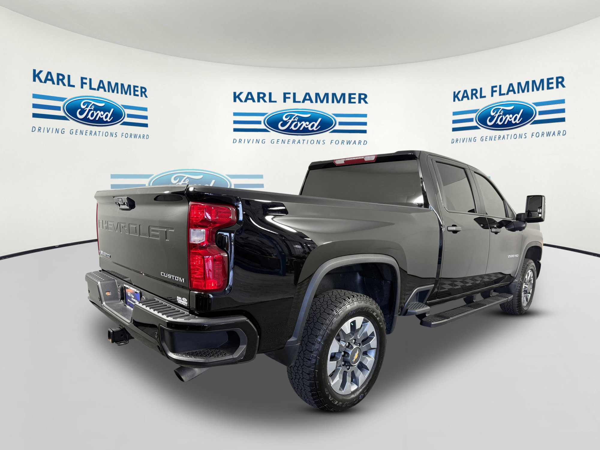 Used 2025 Chevrolet Silverado 2500 Custom w/ Custom Value Package AWD/4WD image 3