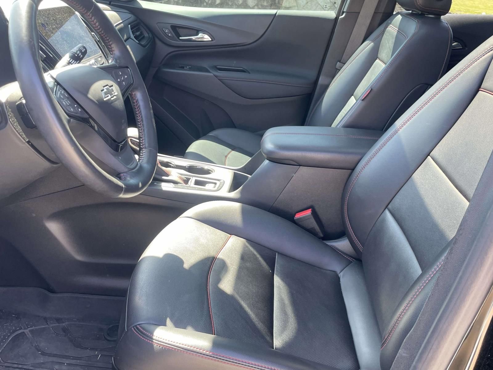 Used 2022 Chevrolet Equinox RS w/ RS Leather Package image 13