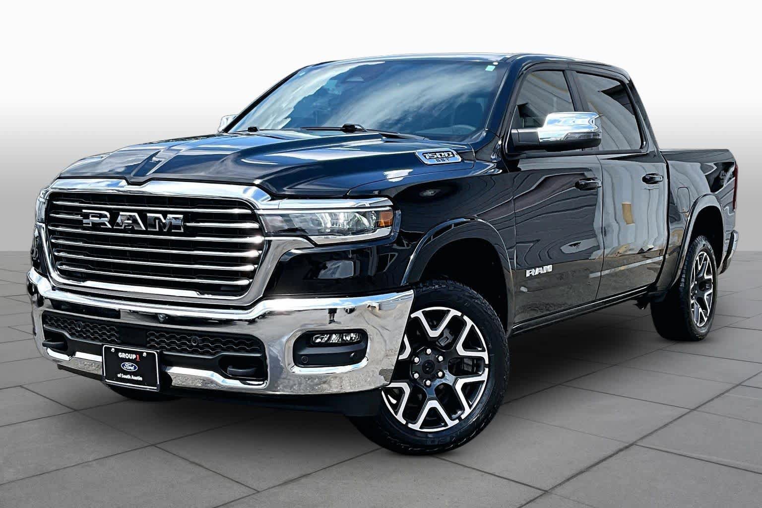 Used 2025 RAM 1500 Laramie w/ Off Road Group AWD/4WD image 35