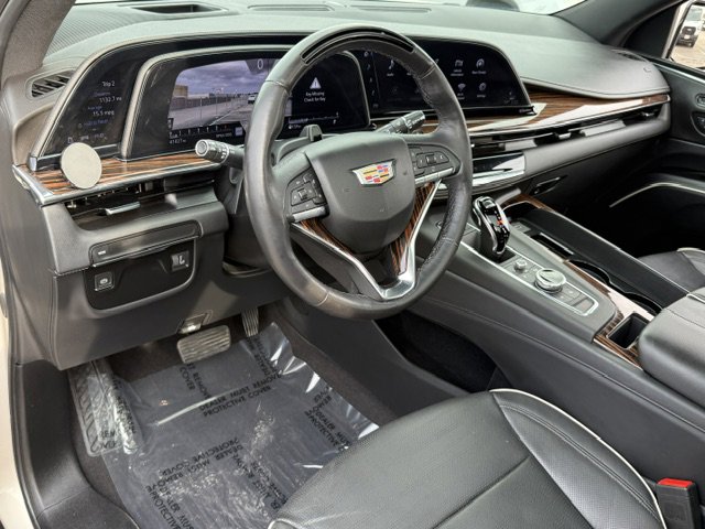 Used 2024 Cadillac Escalade Premium Luxury image 13