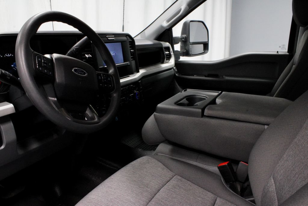Certified 2025 Ford F250 XL AWD/4WD image 23