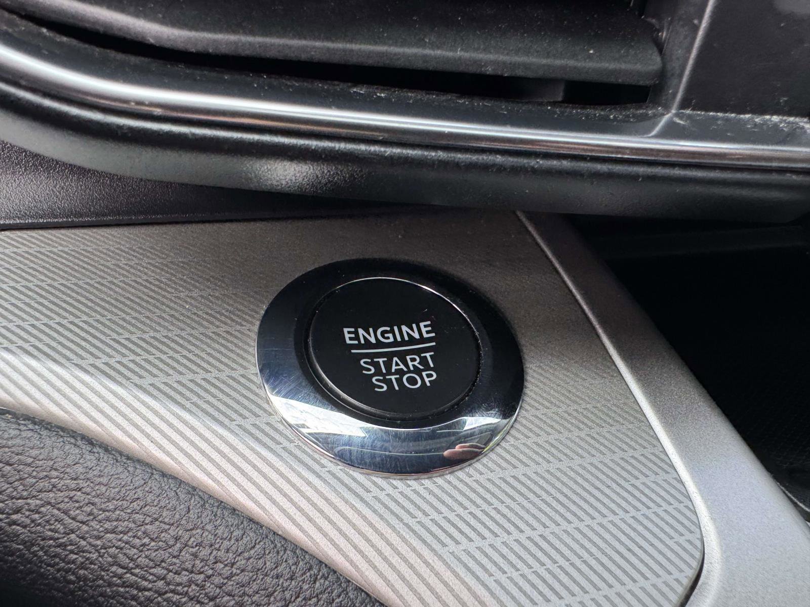 Certified 2022 Ford Explorer XLT w/ Equipment Group 202A image 22