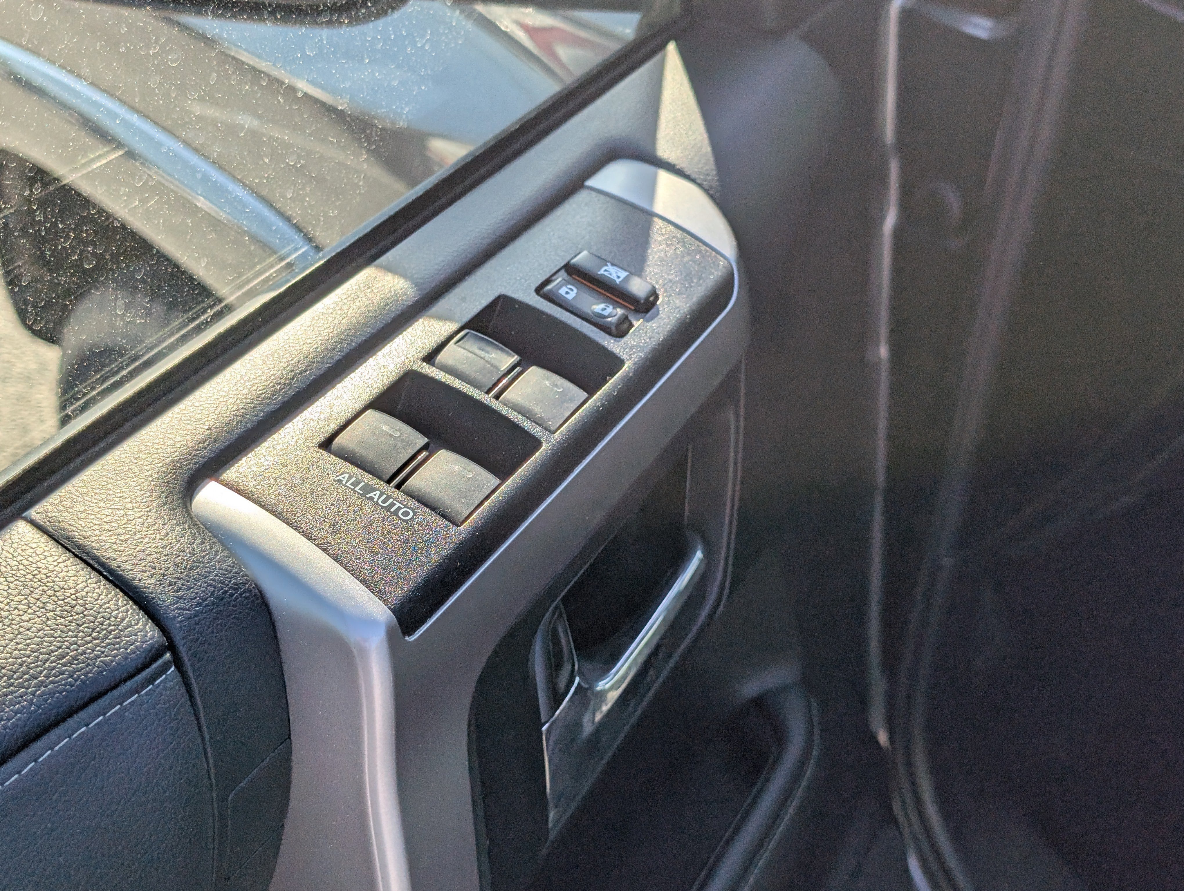 Used 2020 Toyota 4Runner SR5 Premium w/ Moonroof Package AWD/4WD image 23