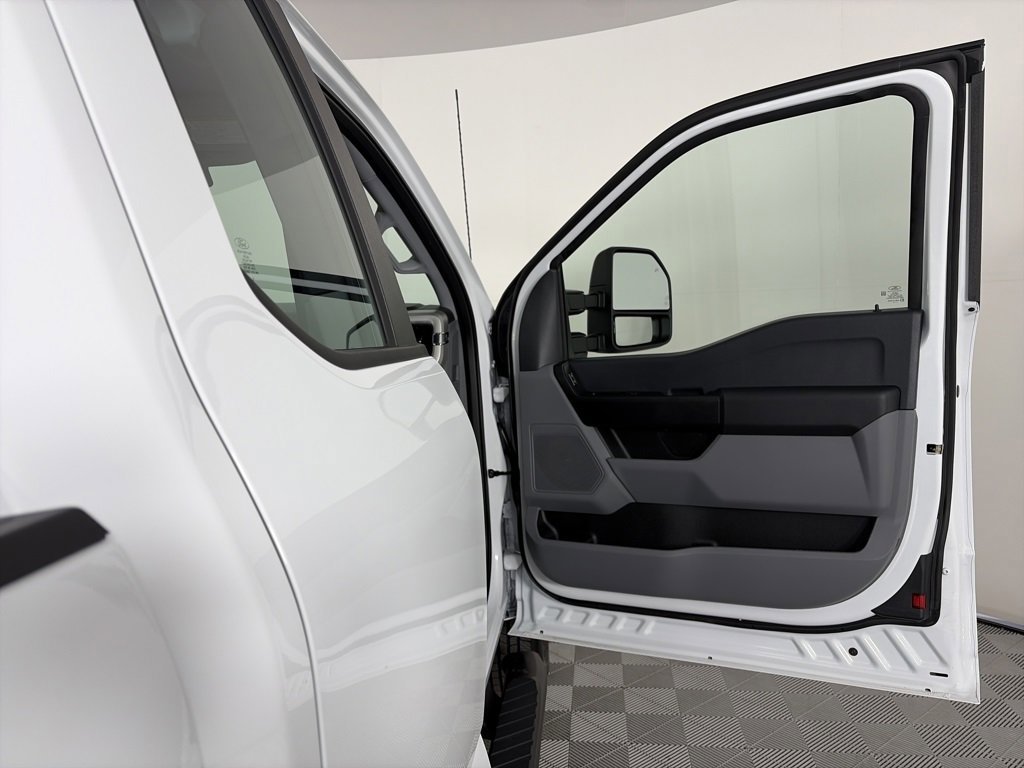 Certified 2025 Ford F350 XL w/ Snow Plow Prep Package image 25