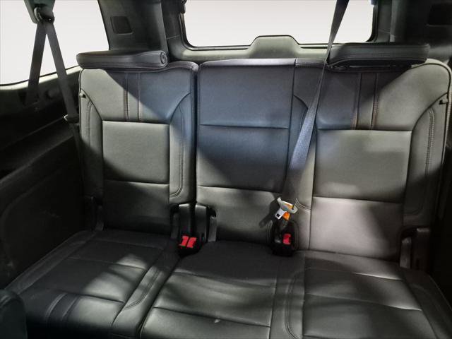 Used 2022 Chevrolet Suburban RST w/ Luxury Package image 22