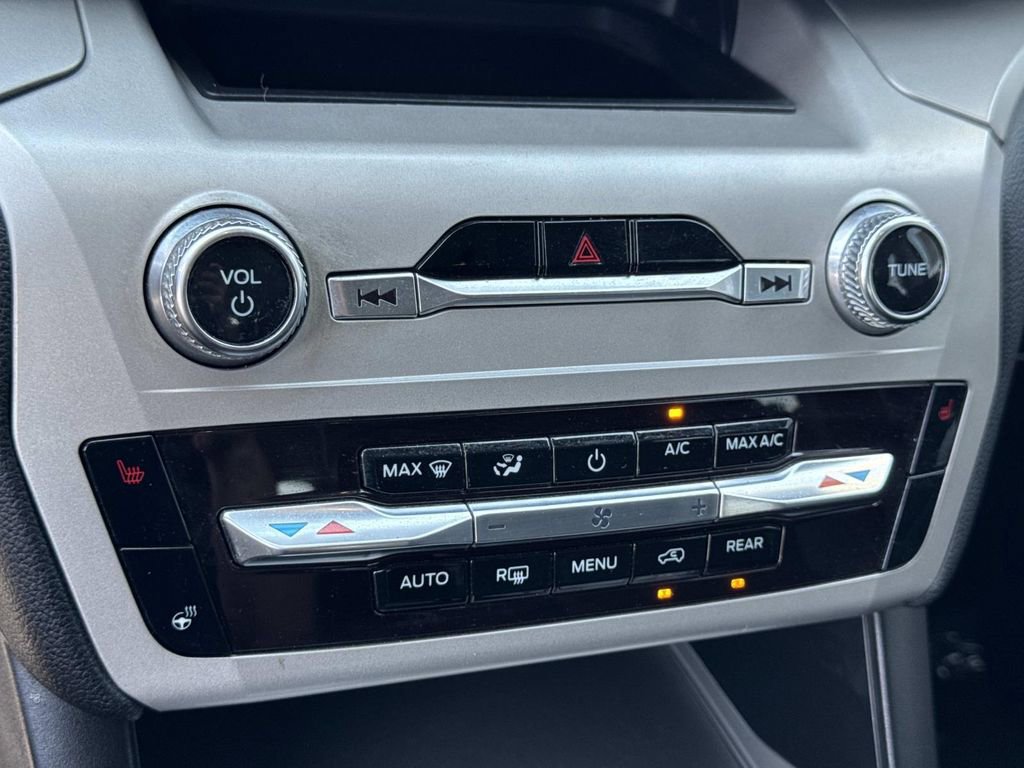 Certified 2023 Ford Explorer XLT w/ Equipment Group 202A image 14