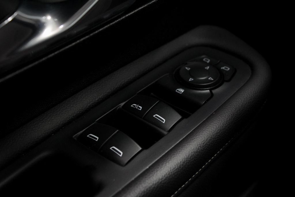 Used 2024 GMC Terrain Denali w/ Black Diamond Edition AWD/4WD image 23