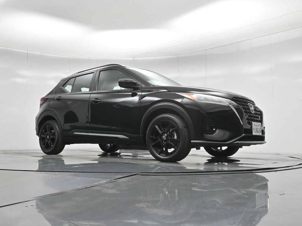 Used 2023 Nissan Kicks SR w/ SR Premium Package FWD image 46