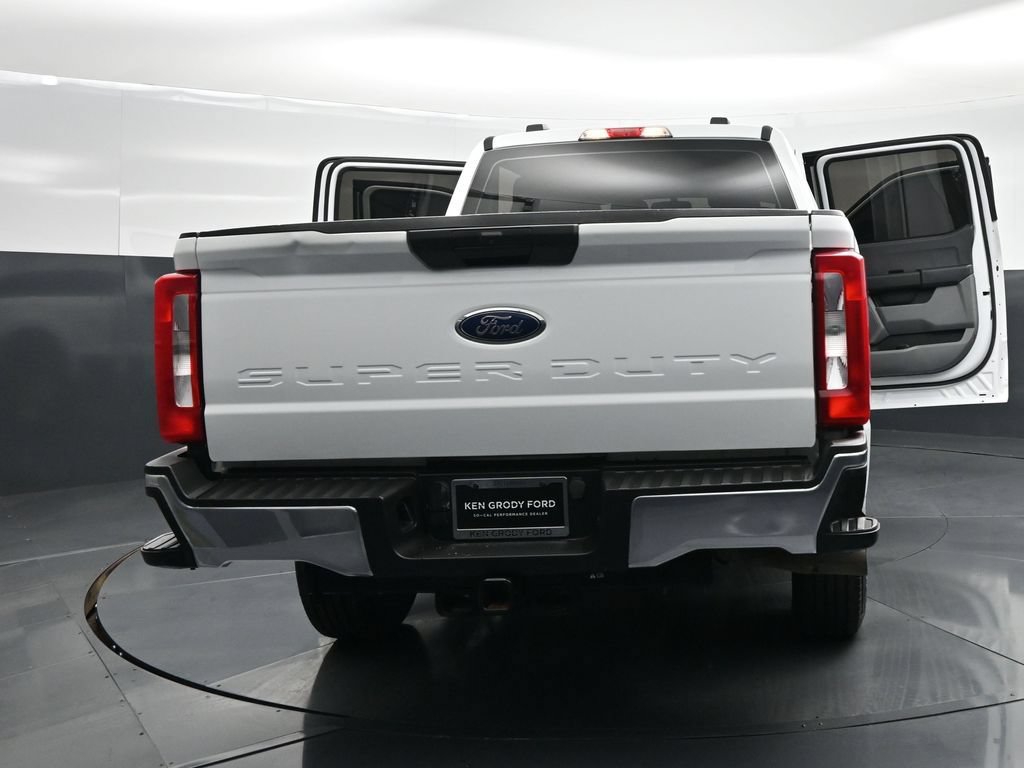 Certified 2023 Ford F250 XL w/ FX4 Off-Road Package AWD/4WD image 32